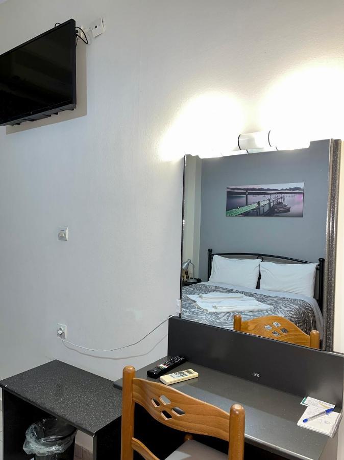Pinpoint Rooms Mesolóngion Exterior foto