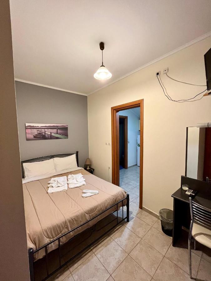 Pinpoint Rooms Mesolóngion Exterior foto
